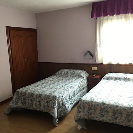 Hostal Hilton Burgos Exterior photo