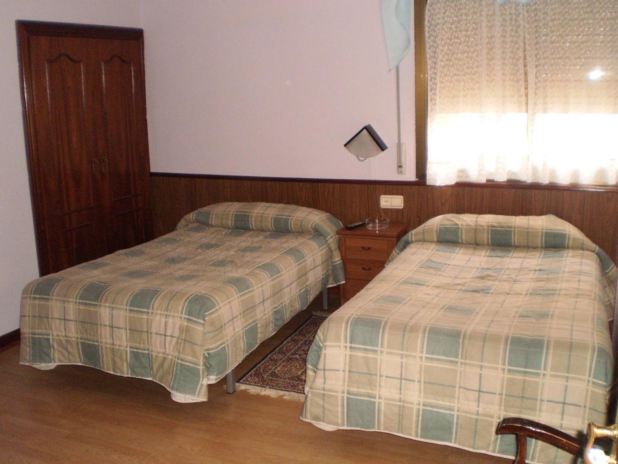 Hostal Hilton Burgos Exterior photo